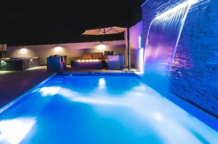 نصب حرفه ای چراغ های استخری چند رنگ